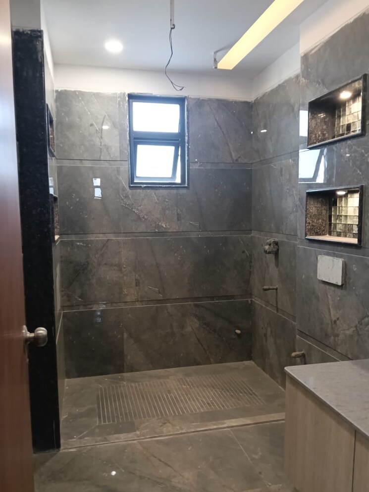 Bathroom, ansal-plaza-sector-23 4 Bedroom 2910 Sq.Ft. Builder Floor In Sector 23 Gurgaon 9596923