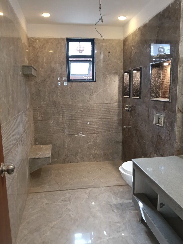Bathroom, ansal-plaza-sector-23 4 Bedroom 2910 Sq.Ft. Builder Floor In Sector 23 Gurgaon 9596923