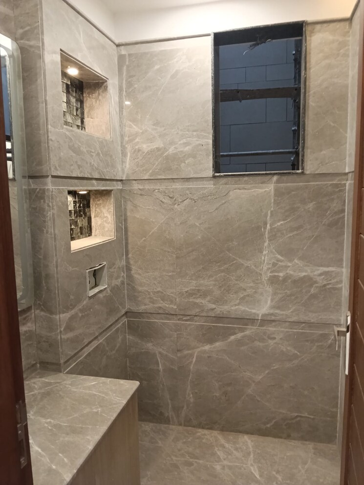 Bathroom, ansal-plaza-sector-23 4 Bedroom 2910 Sq.Ft. Builder Floor In Sector 23 Gurgaon 9596923