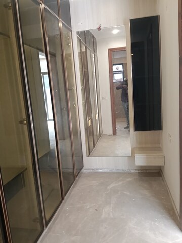 Building Lobby in 4 BHK Builder Floor at Ansal Plaza Sector-23, Sector 23 – for Sale