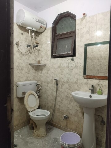 Bathroom in 2 BHK Builder Floor at Ashoka Enclave 3, Sector 35 – for Rent
