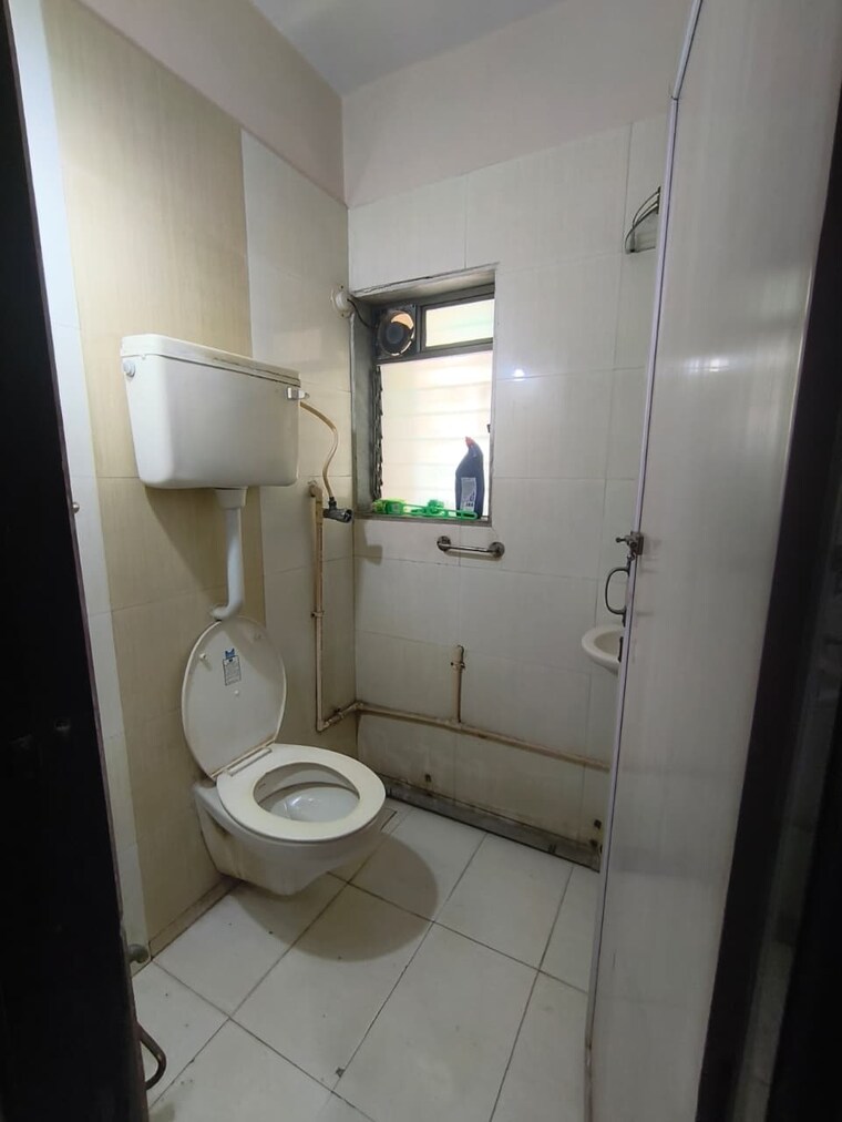 Bathroom, solitaire-heights 2 Bedroom 759 Sq.Ft. Apartment In Malad West Mumbai 9596951