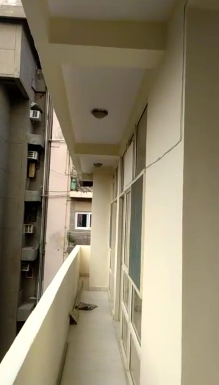 undefined, sector 6 dwarka 3.5 Bedroom 2000 Sq.Ft. Apartment In Sector 6 Dwarka Delhi 9596910