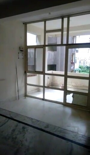 Room in 3.5 BHK Apartment at Sector 6 Dwarka – for Rent