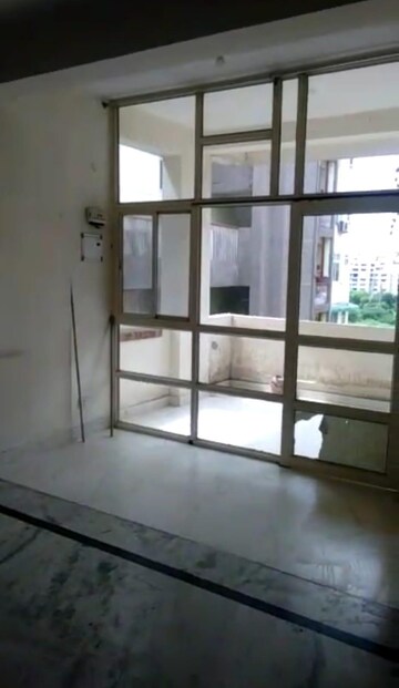 Room in 3.5 BHK Apartment at Sector 6 Dwarka – for Rent