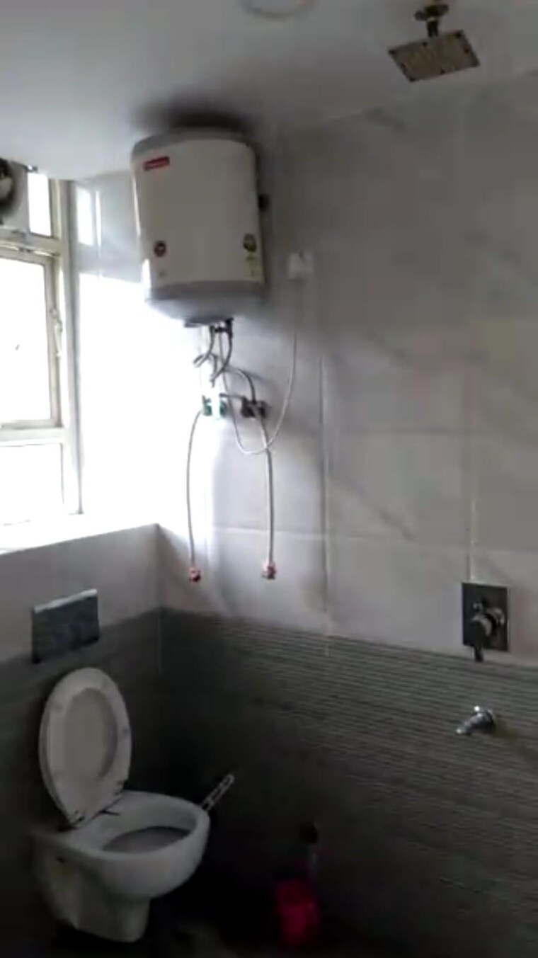 Bathroom, sector 6 dwarka 3.5 Bedroom 2000 Sq.Ft. Apartment In Sector 6 Dwarka Delhi 9596910