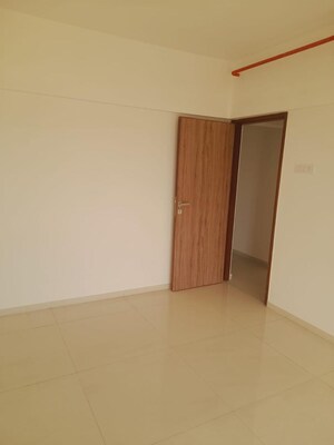 Room in 2 BHK Apartment at Omkar Veda Exclusive, Parel – for Rent