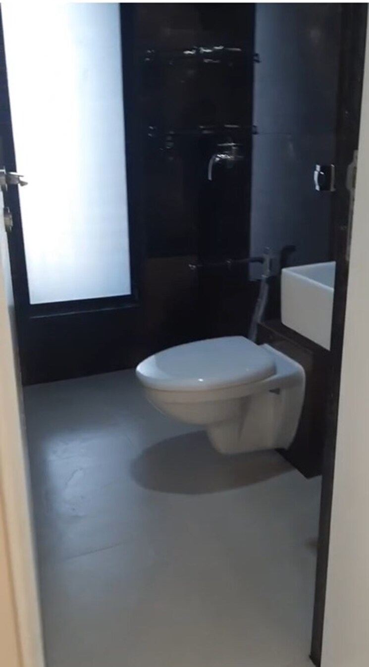 Bathroom, sindhi-society 2 Bedroom 949 Sq.Ft. Apartment In Chembur Mumbai 9596945