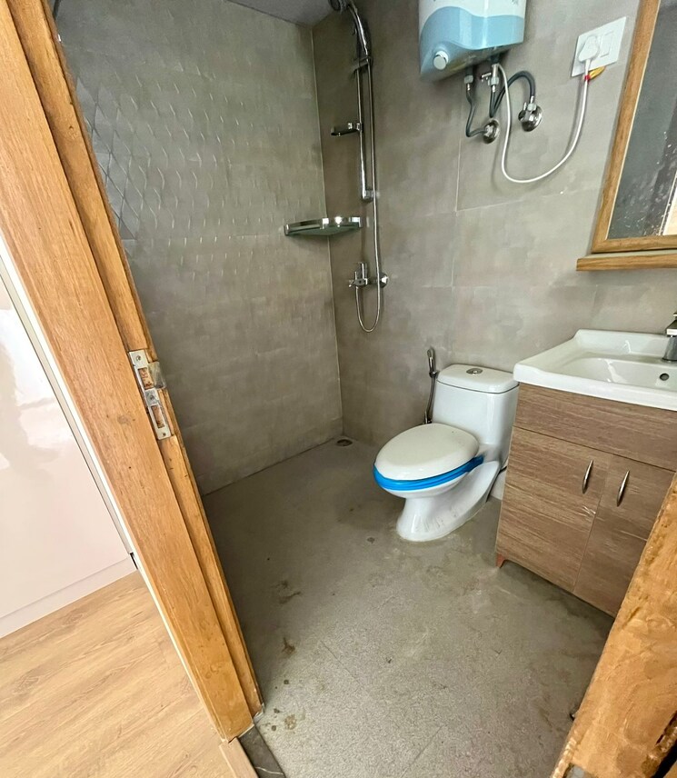 Bathroom, railway-officers-rpf-society 4 Bedroom 2600 Sq.Ft. Apartment In Sector 9a Gurgaon 9597004