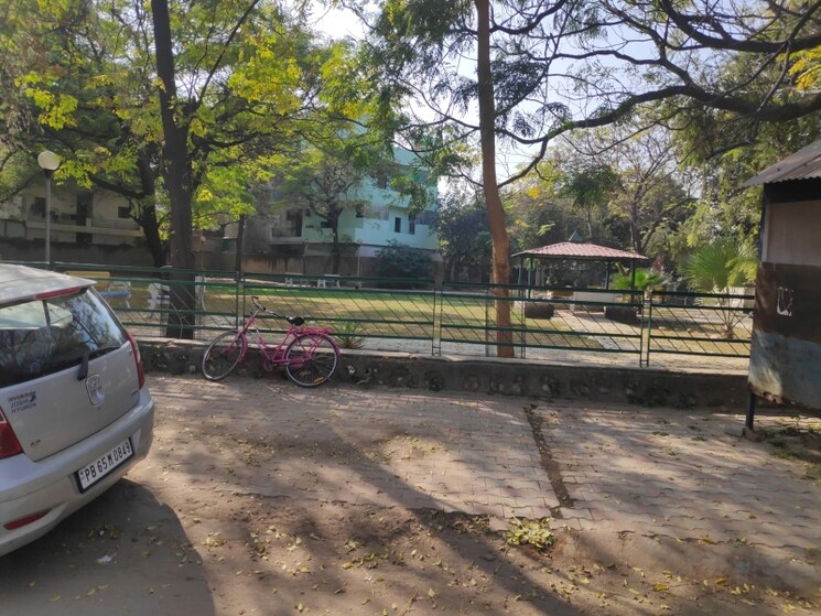 Garden, sector 71 5 Bedroom 400 Sq.Yd. Independent House In Sector 71 Mohali 9597048