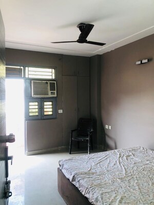 Room in 3 BHK Builder Floor at Uttam Nagar – for Rent
