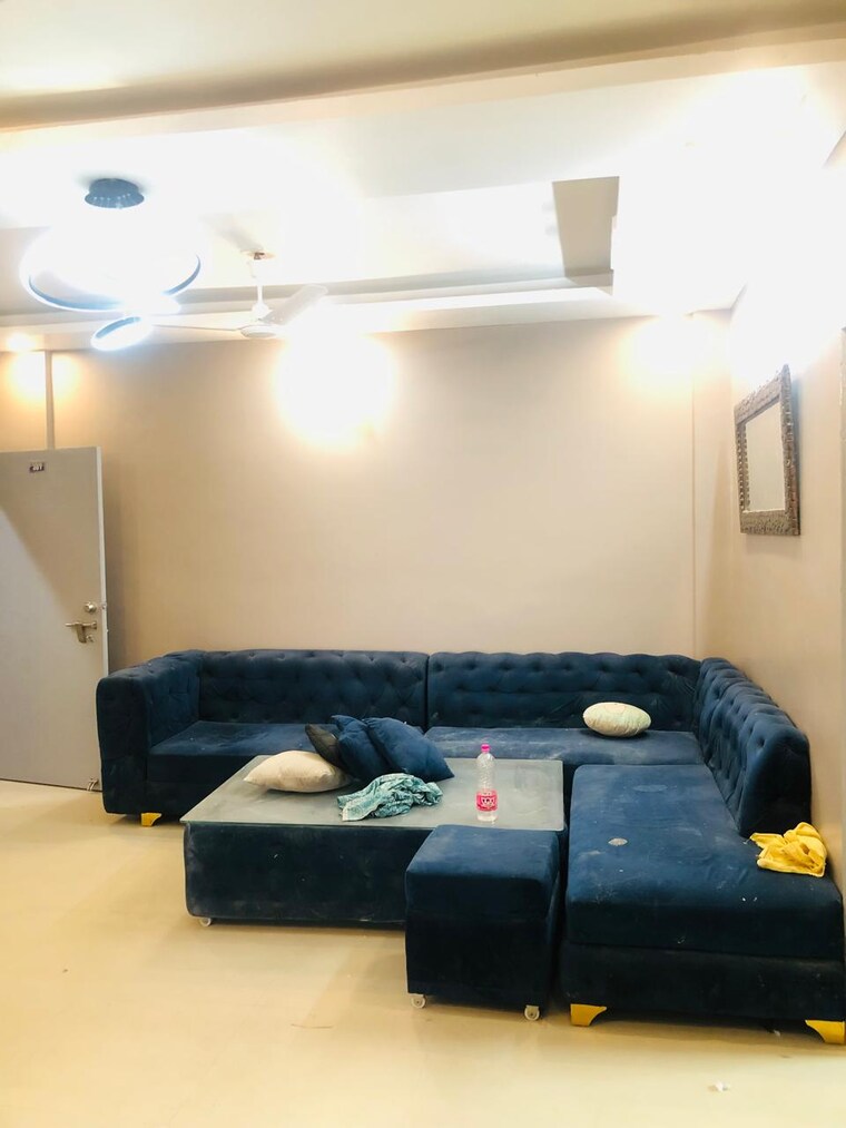 Living Room, uttam nagar 3 Bedroom 100 Sq.Yd. Builder Floor In Uttam Nagar Delhi 9597072