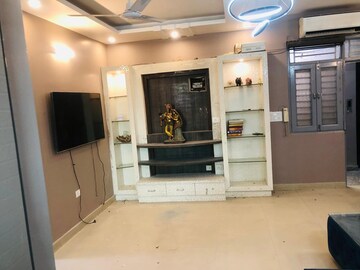 Room in 3 BHK Builder Floor at Uttam Nagar – for Rent