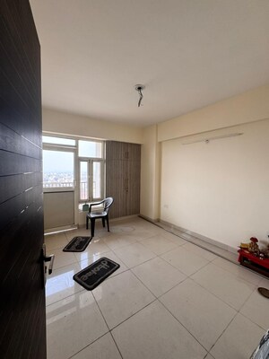 Room in 3 BHK Apartment at Javin Raj Empire, Raj Nagar Extension – for Rent