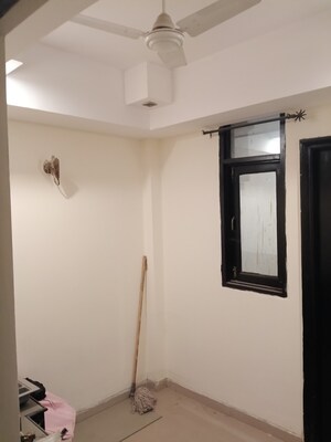 Room in 1 BHK Builder Floor at Sector 40 – for Rent