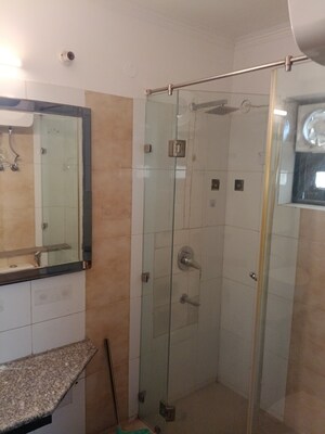 Attached Bathroom in 1 BHK Builder Floor at Sector 40 – for Rent