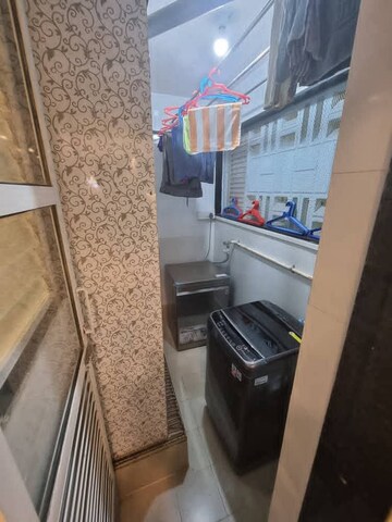  2 BHK Apartment at Shapoorji Pallonji Sarova Complex, Kandivali East – for Sale