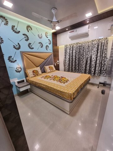 2 BHK Apartment For Sale in Shapoorji Pallonji Sarova Complex, Kandivali East