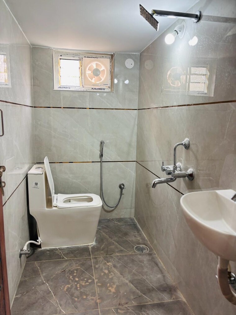 Bathroom, manikonda 2 Bedroom 1100 Sq.Ft. Builder Floor In Manikonda Hyderabad 9597092
