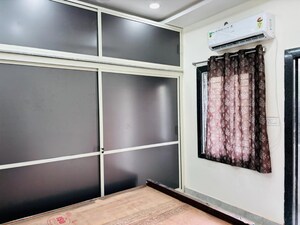 Room in 2 BHK Builder Floor at Manikonda – for Rent