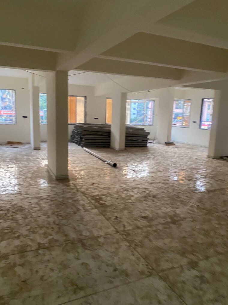  Parking, badlapur Commercial Office Space 1500 Sq.Ft. In Badlapur Thane 9597135