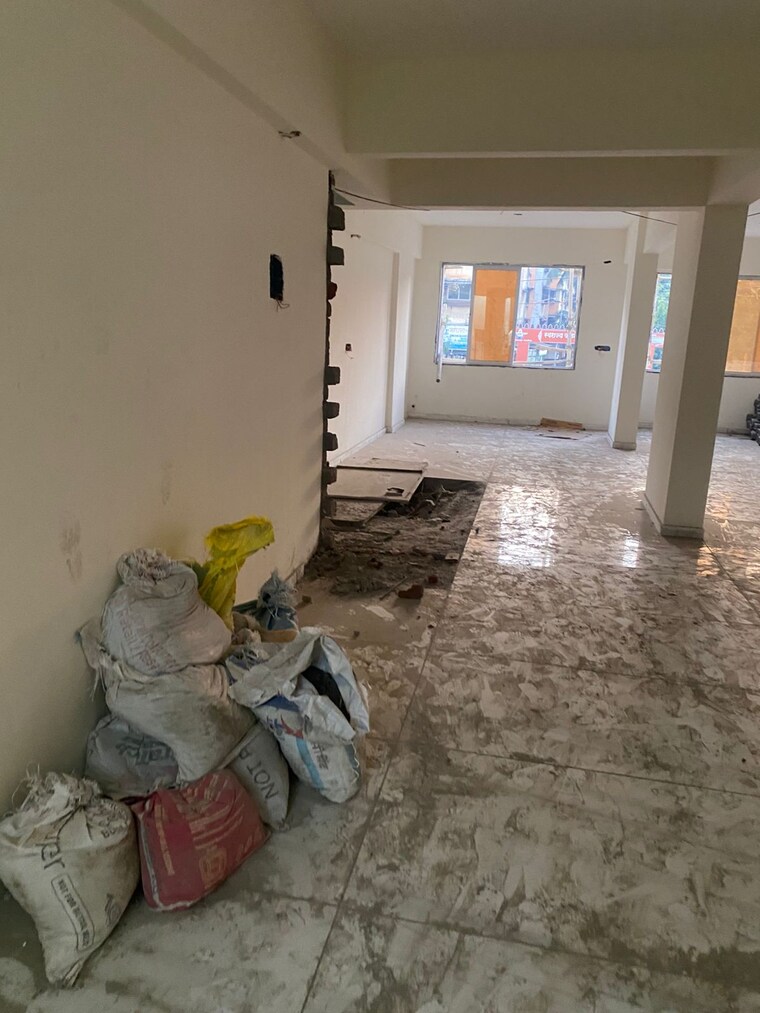  Parking, badlapur Commercial Office Space 1500 Sq.Ft. In Badlapur Thane 9597135