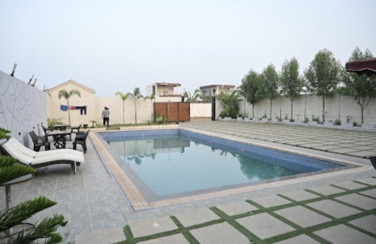 Swimming Pool, mujgahan 5 Bedroom 7800 Sq.Ft. Villa In Mujgahan Raipur 9597241