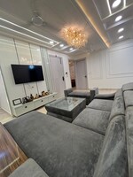 4 BHK + Pooja Room 135 Sq.Yd. Builder Floor in Uttam Nagar