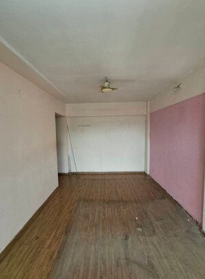 Room in 2 BHK Apartment at RNA NG Suncity Phase III, Kandivali East – for Rent