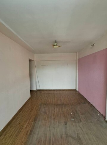 Room in 2 BHK Apartment at RNA NG Suncity Phase III, Kandivali East – for Rent