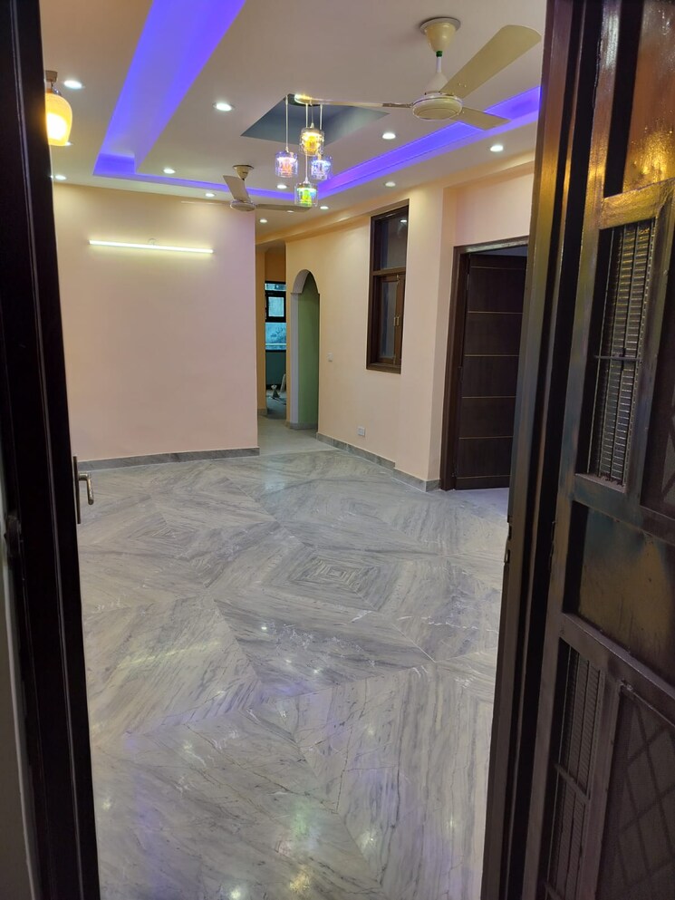 Living Room, sangam vihar 2 Bedroom 55 Sq.Yd. Builder Floor In Sangam Vihar Delhi 9597558