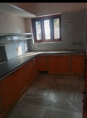 Kitchen in 2 BHK Independent House at Mahanagar – for Rent