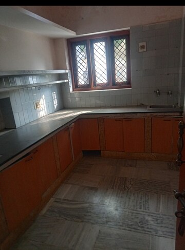 Kitchen in 2 BHK Independent House at Mahanagar – for Rent