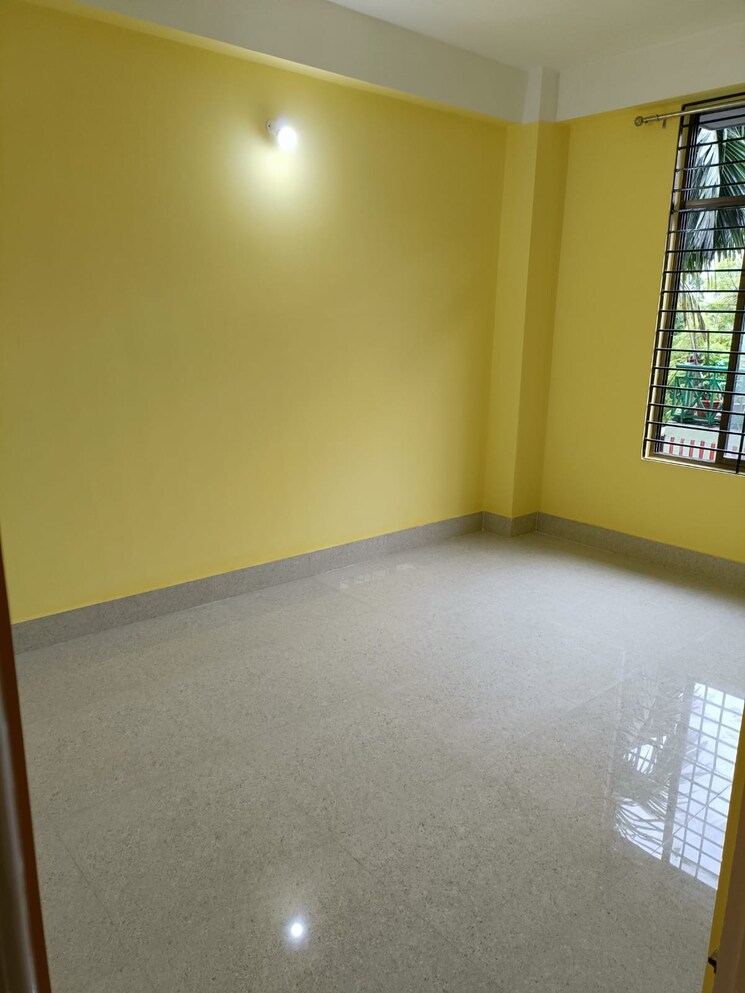 Room, 6 mile 2 Bedroom 800 Sq.Ft. Villa In 6 Mile Guwahati 9597564