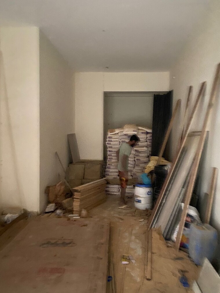 Living Room, badlapur east Commercial Shop 200 Sq.Ft. In Badlapur East Thane 9597561