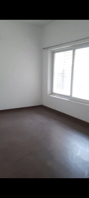 Room in 4 BHK Builder Floor at Bptp Park Floors I, Sector 77 – for Rent