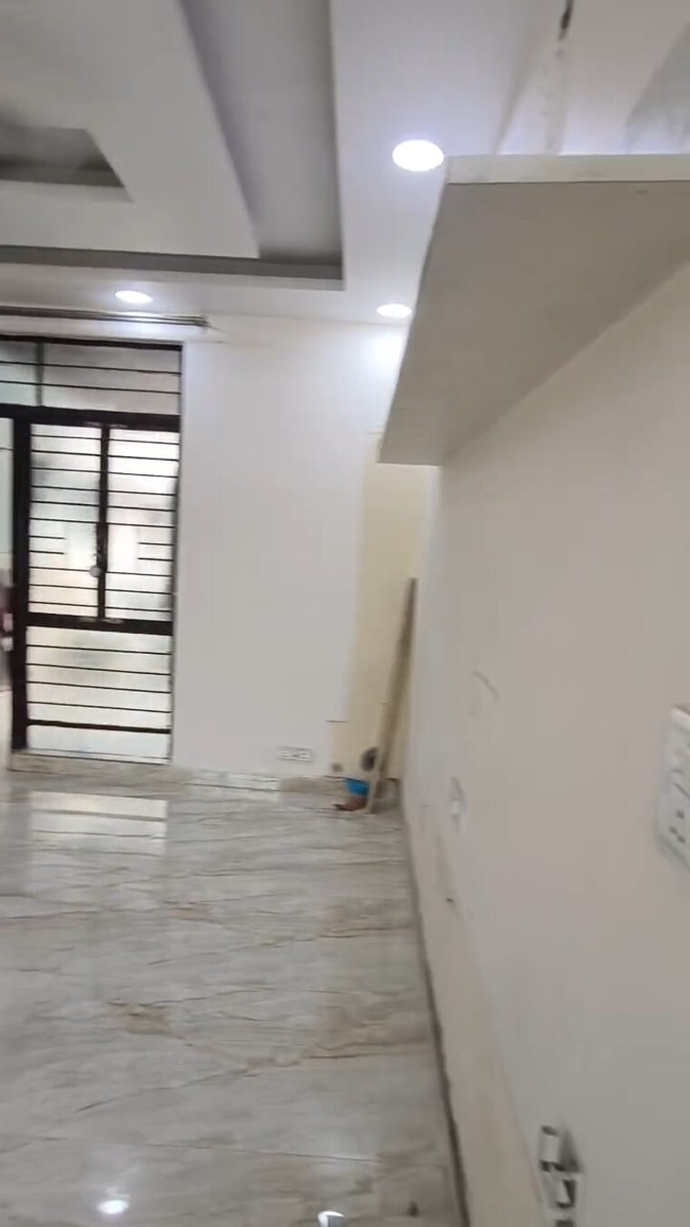 Room, sector 19 dwarka 2 Bedroom 1340 Sq.Ft. Apartment In Sector 19 Dwarka Delhi 9597131