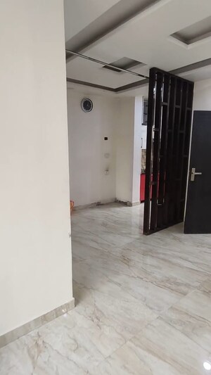 Room in 2 BHK Apartment at Sector 19 Dwarka – for Rent