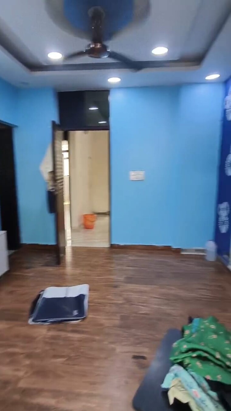 Room, sector 19 dwarka 2 Bedroom 1340 Sq.Ft. Apartment In Sector 19 Dwarka Delhi 9597131