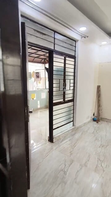 Room in 2 BHK Apartment at Sector 19 Dwarka – for Rent