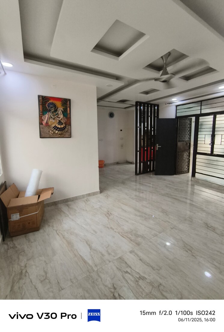 Room, sector 19 dwarka 2 Bedroom 1340 Sq.Ft. Apartment In Sector 19 Dwarka Delhi 9597131