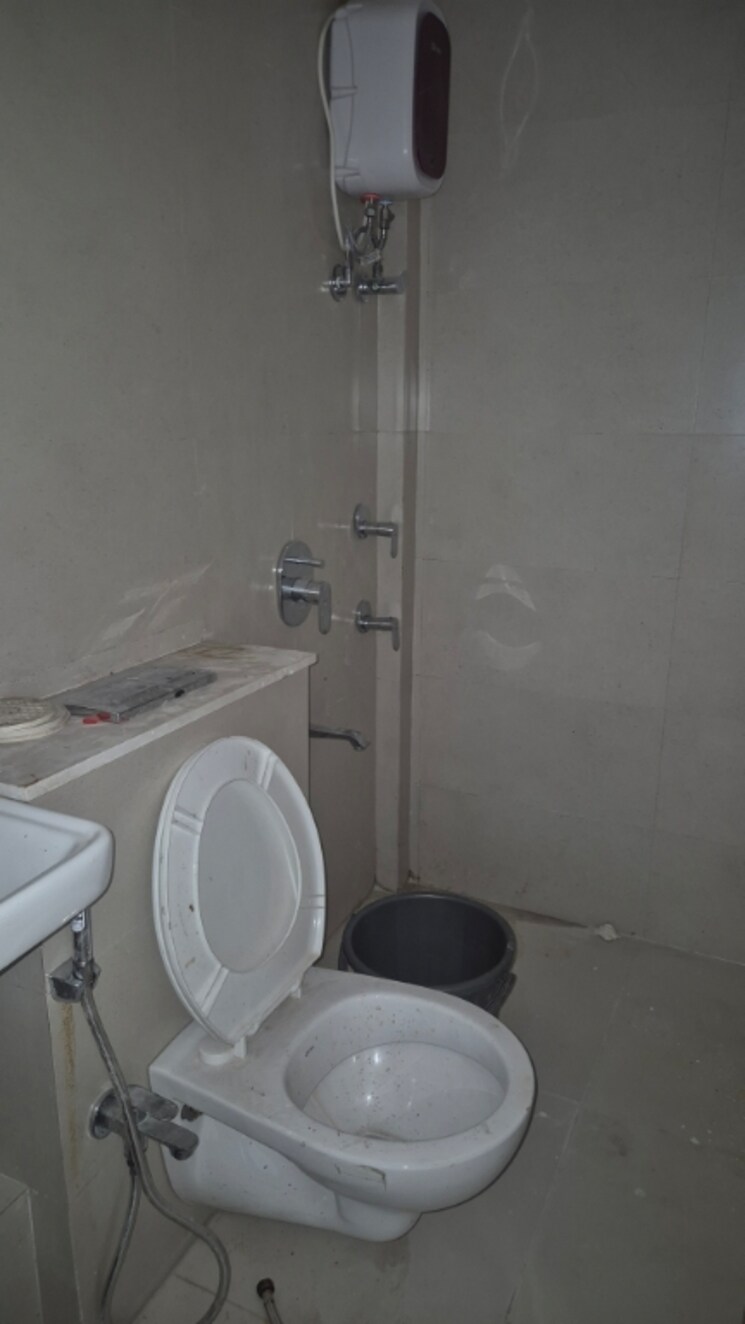 Bathroom, a-and-o-realty-eminente 1 Bedroom 373 Sq.Ft. Apartment In Dahisar East Mumbai 9597581