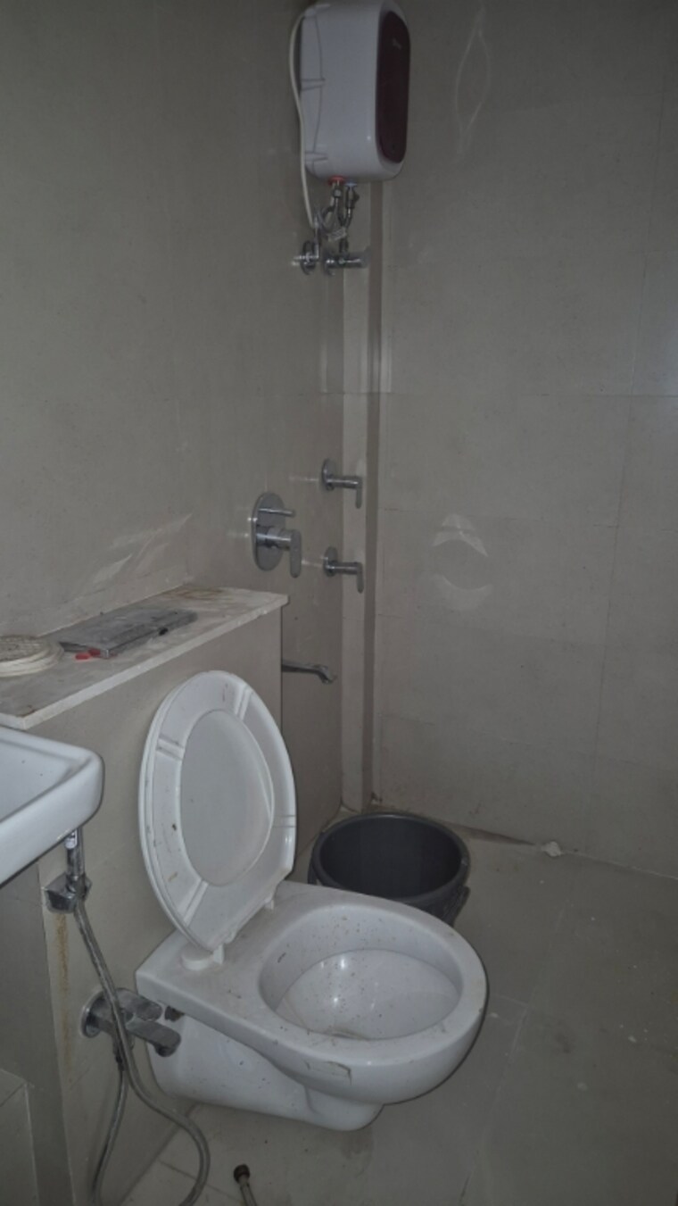 Bathroom, a-and-o-realty-eminente 1 Bedroom 373 Sq.Ft. Apartment In Dahisar East Mumbai 9597581