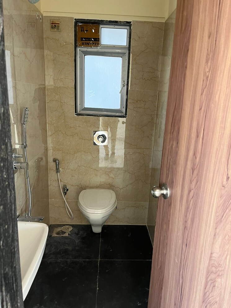 Bathroom, ranka-monalisa-paradise-residency 2 Bedroom 711 Sq.Ft. Apartment In Dadar East Mumbai 9597599