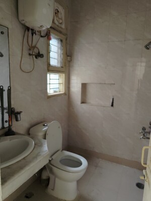 Bathroom in 3 BHK Builder Floor at Unitech South City II, Sector 50 – for Rent