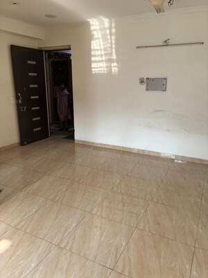 Room in 2 BHK Apartment at Supertech Czar Villa, Omicron I Greater Noida – for Sale