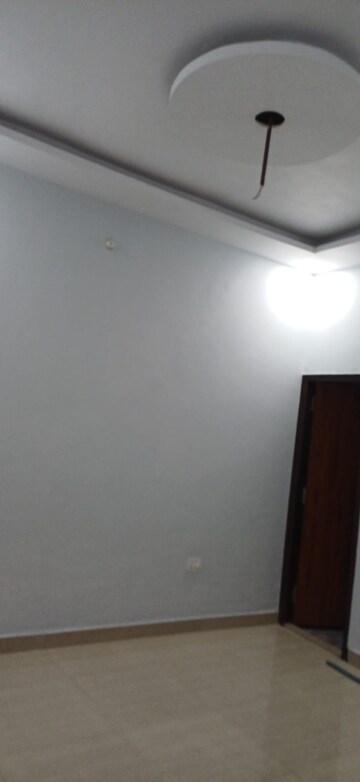 Room in 2 BHK Independent House at Jankipuram – for Sale
