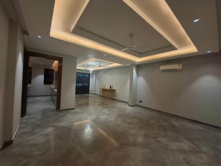 Room, bptp-amstoria 4 Bedroom 2727 Sq.Ft. Builder Floor In Sector 102 Gurgaon 9597799