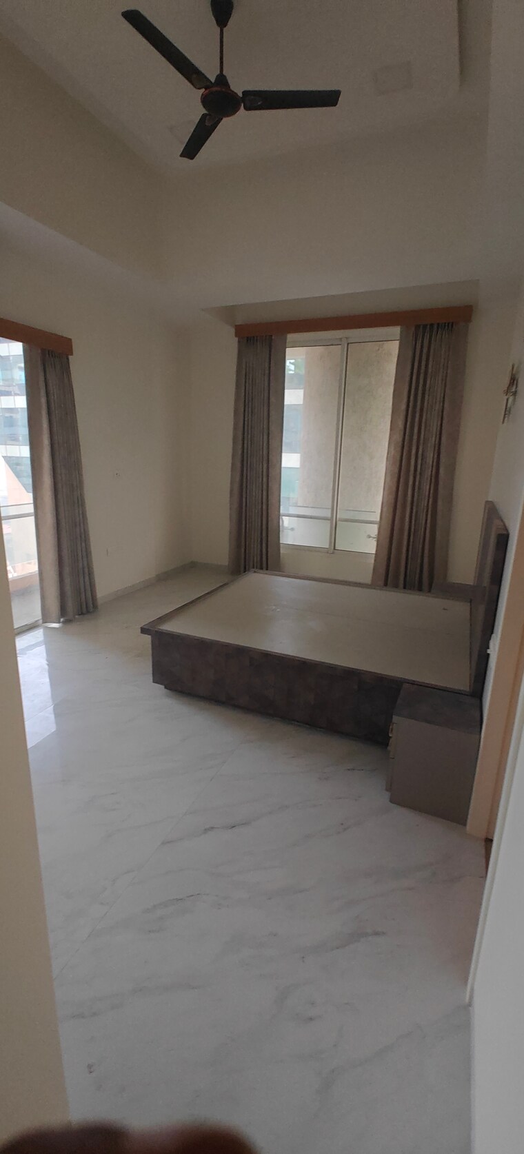 Room, lower parel 3 Bedroom 1600 Sq.Ft. Apartment In Lower Parel Mumbai 9597762