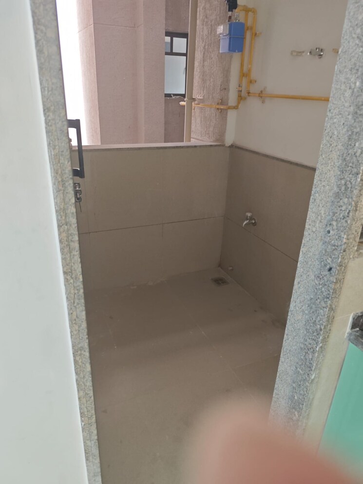 Bathroom, shela 3 Bedroom 1800 Sq.Ft. Apartment In Shela Ahmedabad 9597768